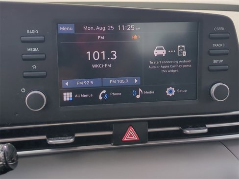 Certified 2024 Hyundai Elantra SE image 18