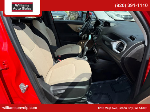 Used 2015 Jeep Renegade Latitude image 16