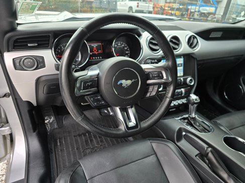 Used 2016 Ford Mustang Premium image 14