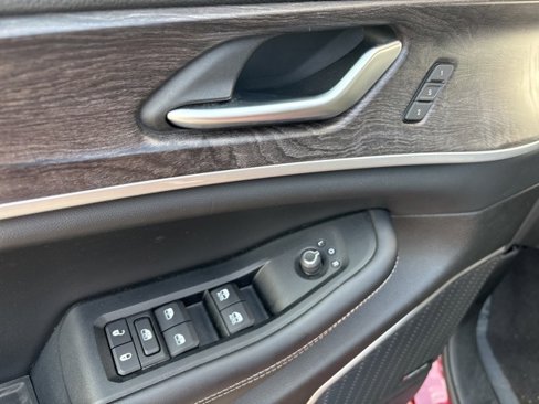 Used 2023 Jeep Grand Cherokee 4WD 4xe image 22