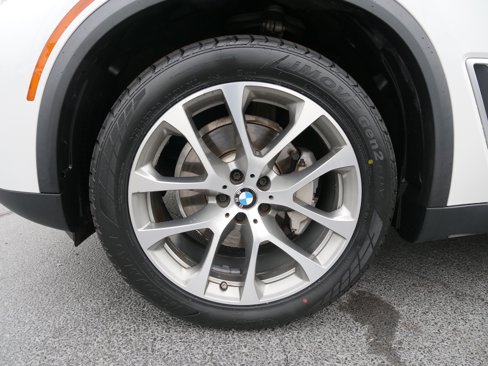 Used 2021 BMW X5 xDrive40i w/ Premium Package image 13