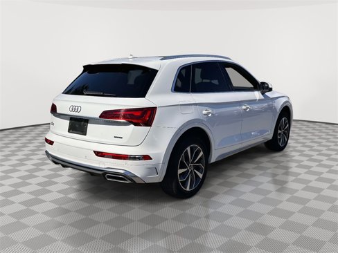 Used 2022 Audi Q5 2.0T Premium w/ Convenience Package image 3