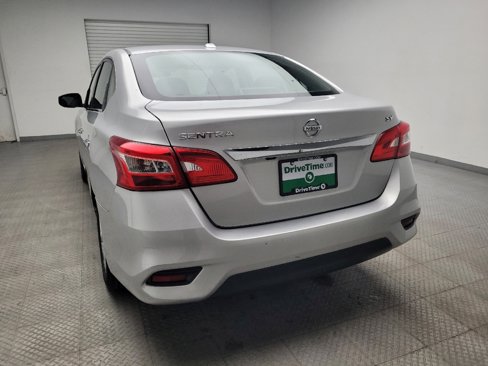 Used 2019 Nissan Sentra SV image 6