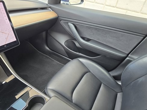 Used 2018 Tesla Model 3 Long Range image 23