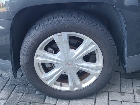 Used 2017 GMC Terrain SLE w/ Convenience Package image 9