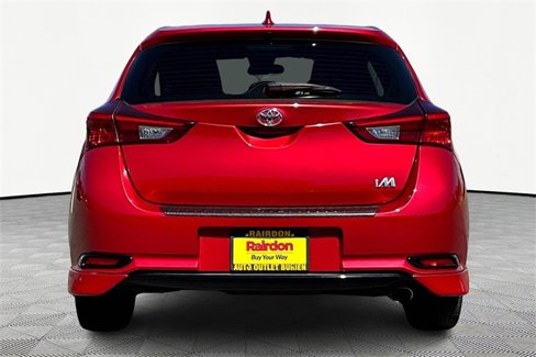 Used 2017 Toyota Corolla iM image 4