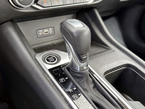 Certified 2022 Nissan Sentra SV image 33