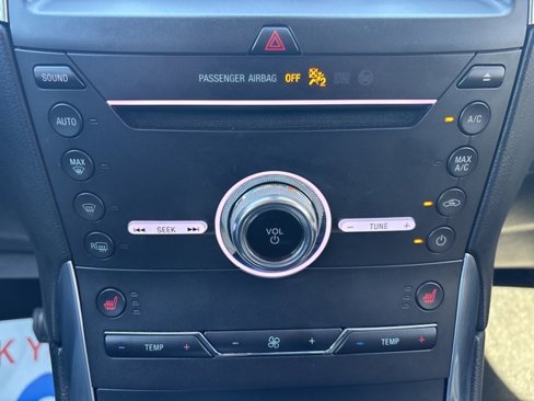 Used 2019 Ford Edge Titanium w/ Cold Weather Package image 22
