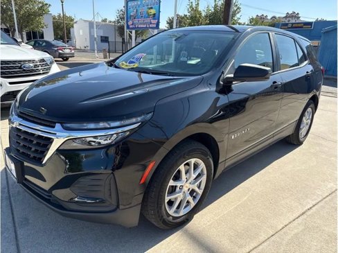 Used 2023 Chevrolet Equinox LS image 1