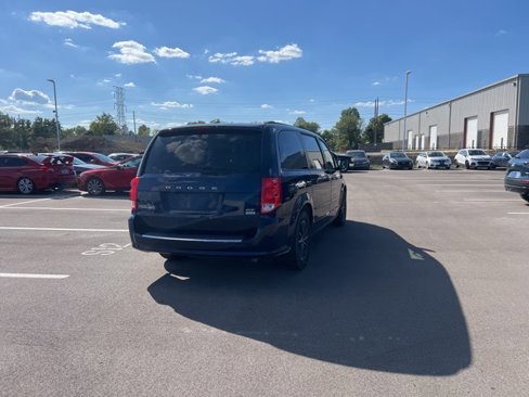 Used 2017 Dodge Grand Caravan GT image 8