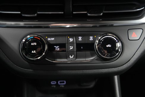New 2025 Buick Envista Preferred image 36