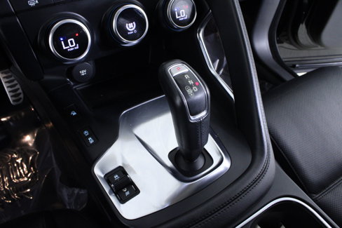 Used 2018 Jaguar E-PACE SE image 29