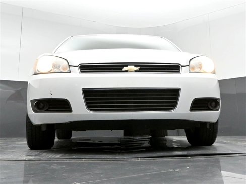 Used 2010 Chevrolet Impala LT w/ Luxury Edition Package image 28
