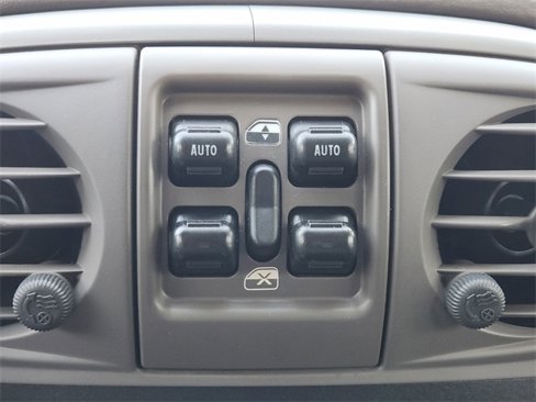 Used 2004 Chrysler PT Cruiser Limited w/ Chrome Accents Group image 25