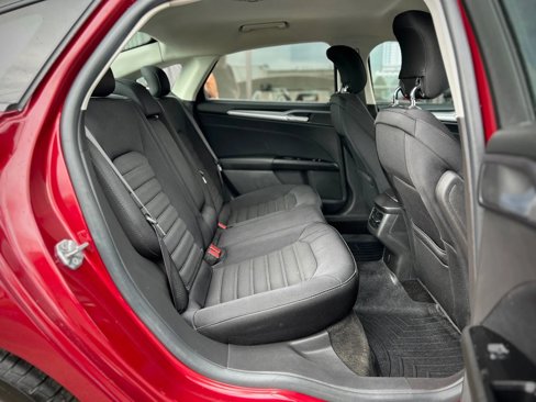Used 2014 Ford Fusion SE image 16