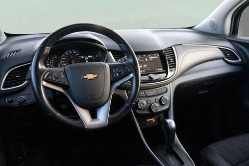 Used 2019 Chevrolet Trax LT w/ LT Convenience Package image 8