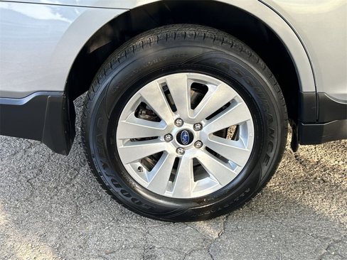 Used 2019 Subaru Outback 2.5i image 12
