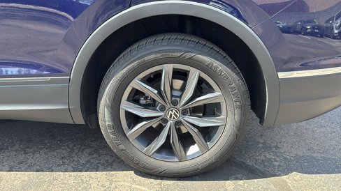 Used 2023 Volkswagen Tiguan SE image 25