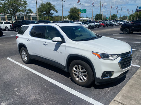 Used 2019 Chevrolet Traverse LT image 2