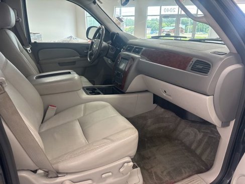 Used 2013 Chevrolet Suburban LT w/ Texas Edition image 24