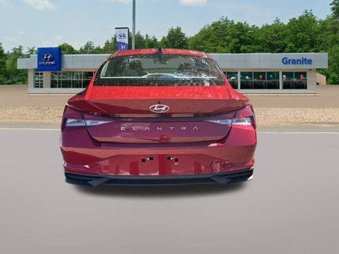 Used 2023 Hyundai Elantra SEL w/ Convenience Package image 9