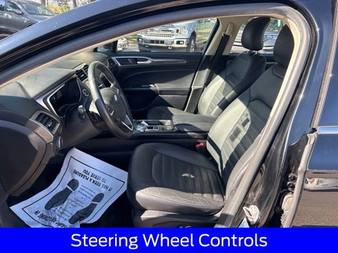 Certified 2018 Ford Fusion SE w/ Fusion SE Technology Package image 9
