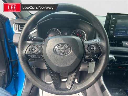 Used 2021 Toyota RAV4 LE image 12