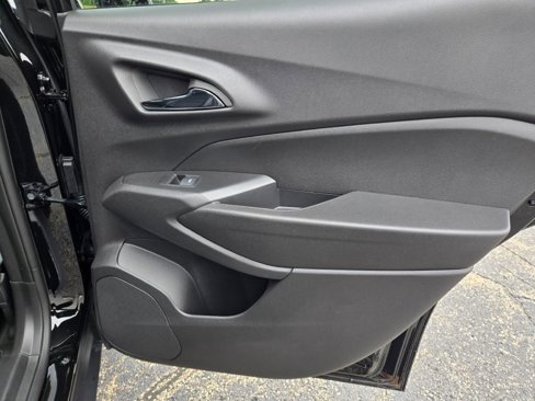 New 2025 Chevrolet Trax LT w/ Driver Confidence Package image 8
