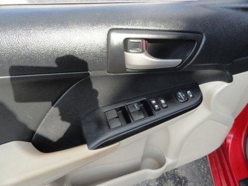 Used 2014 Toyota Camry LE image 10