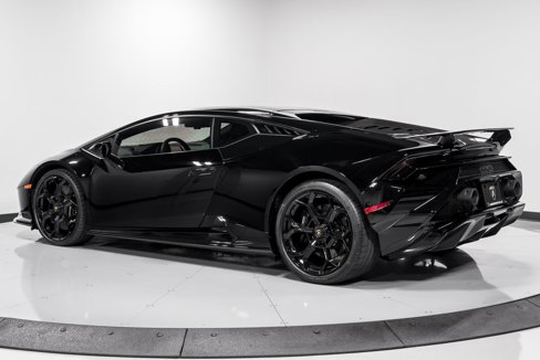 Used 2023 Lamborghini Huracan Tecnica image 5