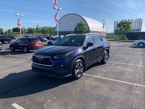 Used 2022 Toyota Highlander XLE image 7