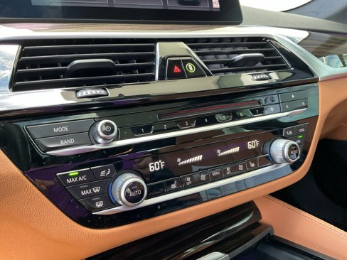 Used 2019 BMW 530i w/ Luxury Package image 18