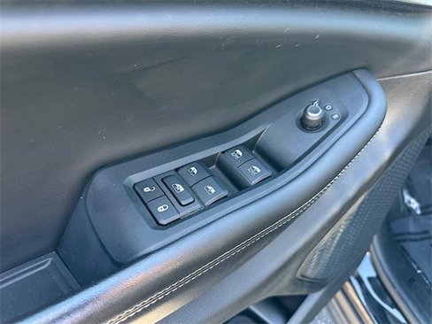 Used 2023 Jeep Grand Cherokee L Laredo image 13