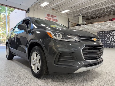 Used 2019 Chevrolet Trax LT w/ LT Convenience Package image 1