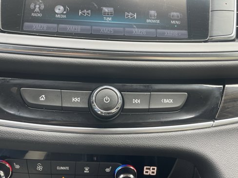 Used 2019 Buick Enclave Essence image 37