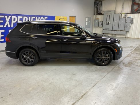 Used 2024 Volkswagen Tiguan SE image 8