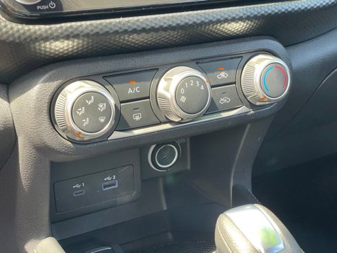 Certified 2023 Nissan Kicks SV image 18