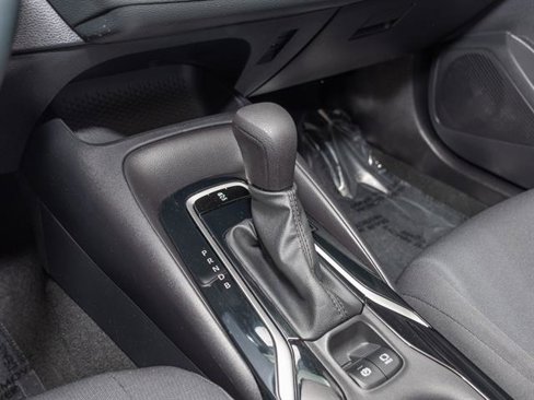 Used 2022 Toyota Corolla LE image 12