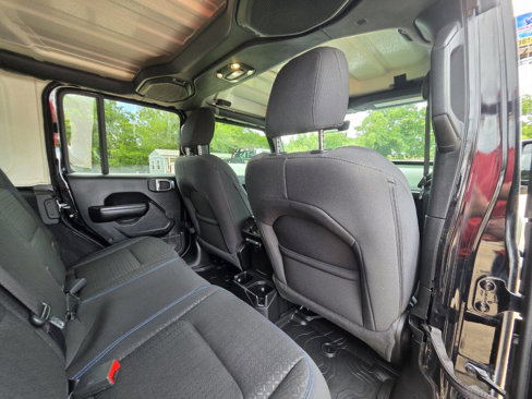 Used 2021 Jeep Wrangler Islander image 30
