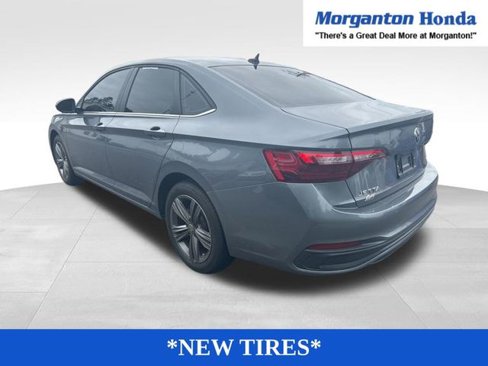 Used 2024 Volkswagen Jetta SE image 7
