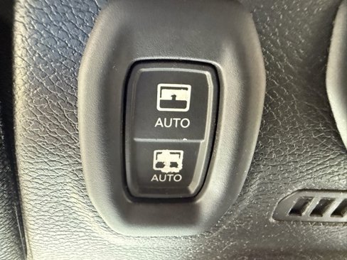 Certified 2021 Jeep Wrangler Unlimited Sahara image 30