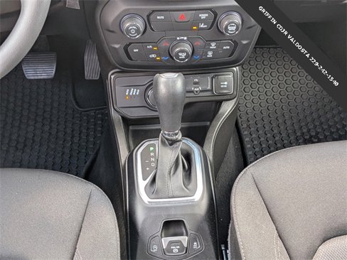 Used 2023 Jeep Renegade Latitude image 17