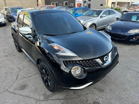 Used 2017 Nissan Juke SV image 2