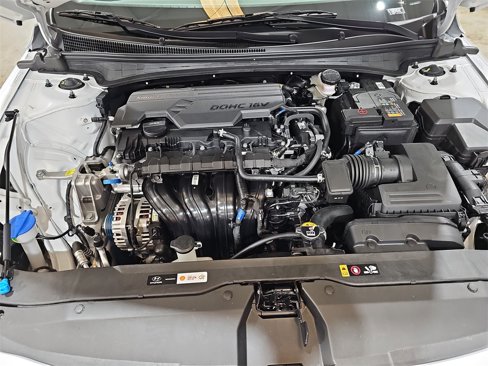 New 2025 Hyundai Elantra Sport image 28