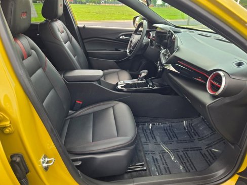 Used 2024 Chevrolet Trax RS w/ Sunroof Package image 5