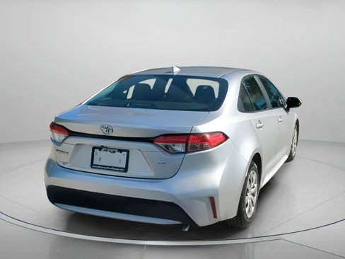 Used 2021 Toyota Corolla LE image 26
