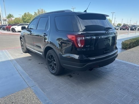 Used 2018 Ford Explorer XLT w/ Equipment Group 202A image 7