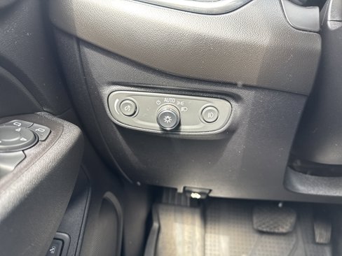 Used 2019 Chevrolet Equinox Premier image 30