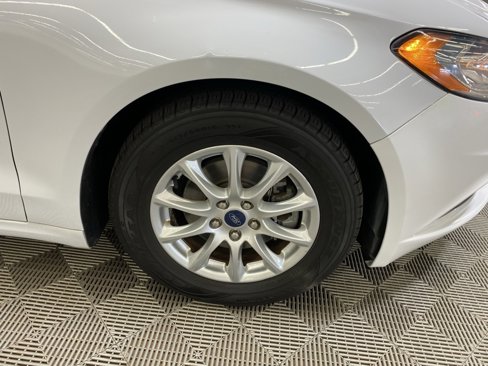 Used 2018 Ford Fusion S image 33