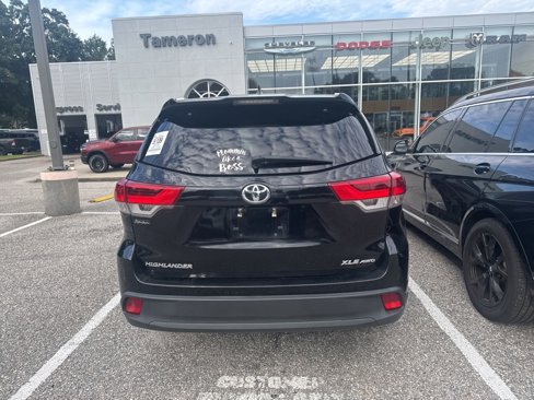 Used 2019 Toyota Highlander SE image 3